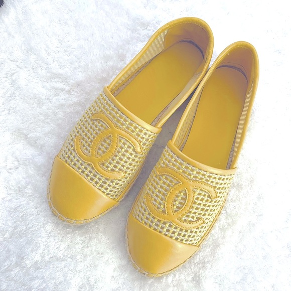 CHANEL Cruise Espadrilles in Yellow (size 37) - Picture 2 of 5
